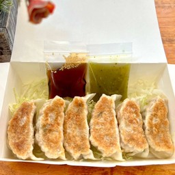 เกี๊ยวซ่าถาดมินิ 6 ชิ้น (ใส้หมู)