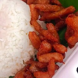 ข้าวหมูแดดเดียวทอด