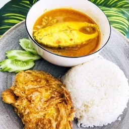 ข้าวแกงส้มปลากะพง+ไข่เจียว