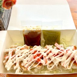 เกี๊ยวซ่าถาดมินิ 6 ชิ้น (ใส้หมู) + ปูอัดมายองเนส