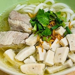 บ้านผักไฮโดรโปนิกส์ & อาหาร คลองสาม-กระเพรา-ข้าวหมูอบ-เมี่ยงหมู-ส้มตำ-หมูกรอบ-หางหมูกรอบ