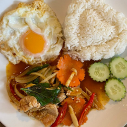 45ผัดพริกเผาราดข้าวกับไข่