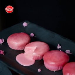 นมสตรอว์เบอร์รี่ลาวา