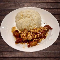 ข้าวหมูหมักทอดกระเทียม