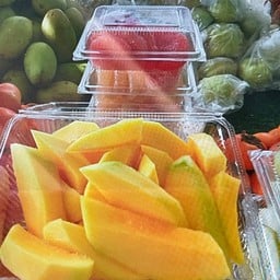 กรีนสไมล์ผลไม้สด by นก-ปาน