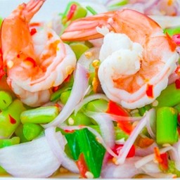 ยำก้านคะน้ากุ้งสด