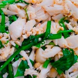 เนื้อปูผัดต้นหอม