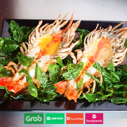 กุ้งแม่น้ำกะเพรากรอบ กับข้าว