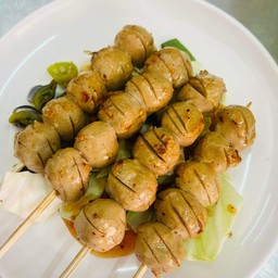 ลูกชิ้นหมูปิ้ง ไม้ละ 15 บาท