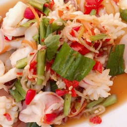 ยำปลาหมึก