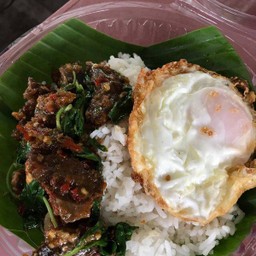 ข้าวกะเพราหมูตุ๋น