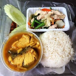 แกงส้มปลากะพง+ผัดผักรวมไก่