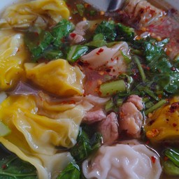 ราดหน้าเกี๊ยวหมูสับหมูสดเด็ดๆเมนูขายดีต้องลอง