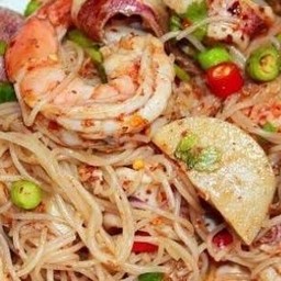 ยำขนมจีน