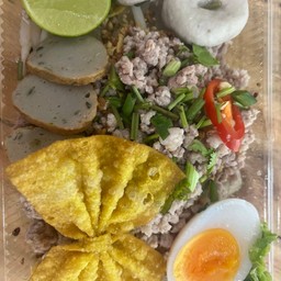 เเห้งยำ..หมู..ธรรดานะค่ะ