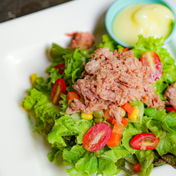 สลัดทูน่า