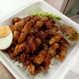 ข้าวหมูหวานผัดกระเทียม