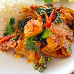 ปลาผัดฉ่าราดข้าว