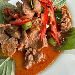 ผัดพะเเนงเนื้อ