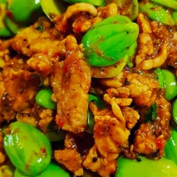 หมูผัดเครื่องแกงสตอ