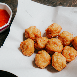 ลูกชิ้นกุ้งทอด