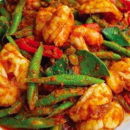 เครื่องแกงราดข้าว