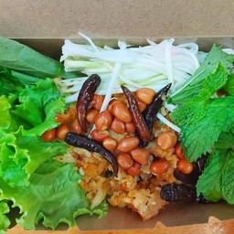 ยำข้าวทอด