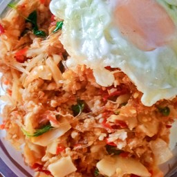 กระเพราวุ้นเส้นราดข้าว