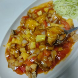เนื้อปลาเก๋าผัดเปรี้ยวหวาน