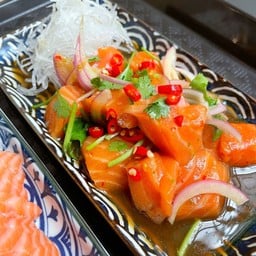 ยำปลาแซลมอน