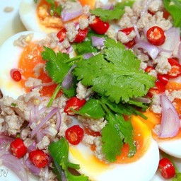 ยำไข่ต้ม