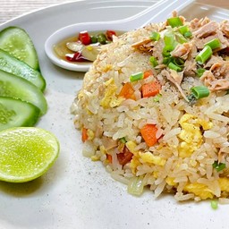 ข้าวผัดทูน่า