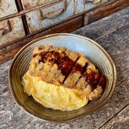 ข้าวไข่ข้นหมูทอด