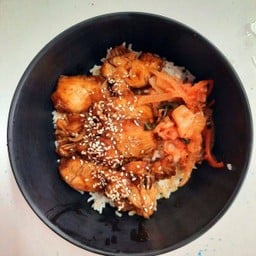 ข้าวไก่เผ็ดซอสเกาหลี