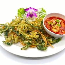 น้ำพริกยำกุ้งสดทะเลผักบุ้งกรอบ (คุ้มค่ามาก) 180 บาท