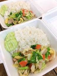 ผัดผักหมูราดข้าว