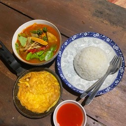 ข้าวชุดแกงป่าพร้อมไข่เจียว