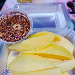 ชุดมะม่วงแก้วขมิ้นแจ่วปลาร้าสับข้าวคั่ว มะม่วงลูกใหญ่