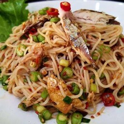 ยำขนมจีนน้ำปลาร้า