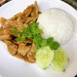 หมูกระเทียม ราดข้าว