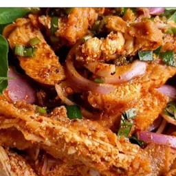 ยำไก่แซบ