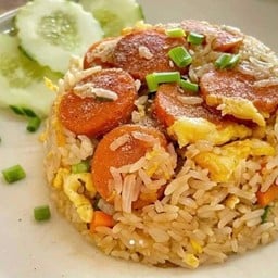 ข้าวผัดไส้กรอกไก่