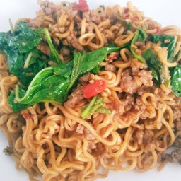 มาม่าผัดกะเพรา