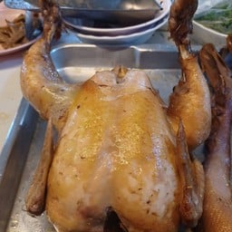 เป็ดไก่ต้มน้ำปลา ตลาดเด่นชัย