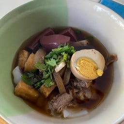 ลุงลภ ก๋วยจั๊บ