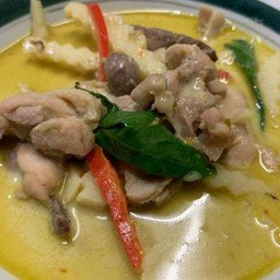 แกงเขียวหวานไก่ยอดมะพร้าวอ่อน