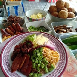 ข้าวหน้ากุ้ง by แม่กุ้ง