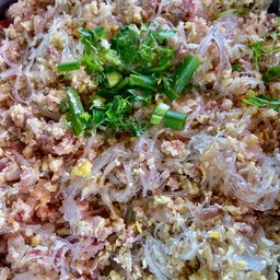 ผัดแหนมใส่ไข่