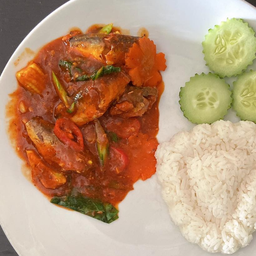 55เครื่องแกงปลากระป๋องราดข้าว