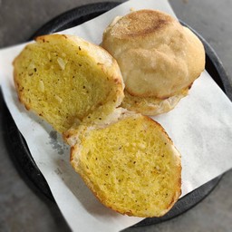 ขนมปังกระเทียม